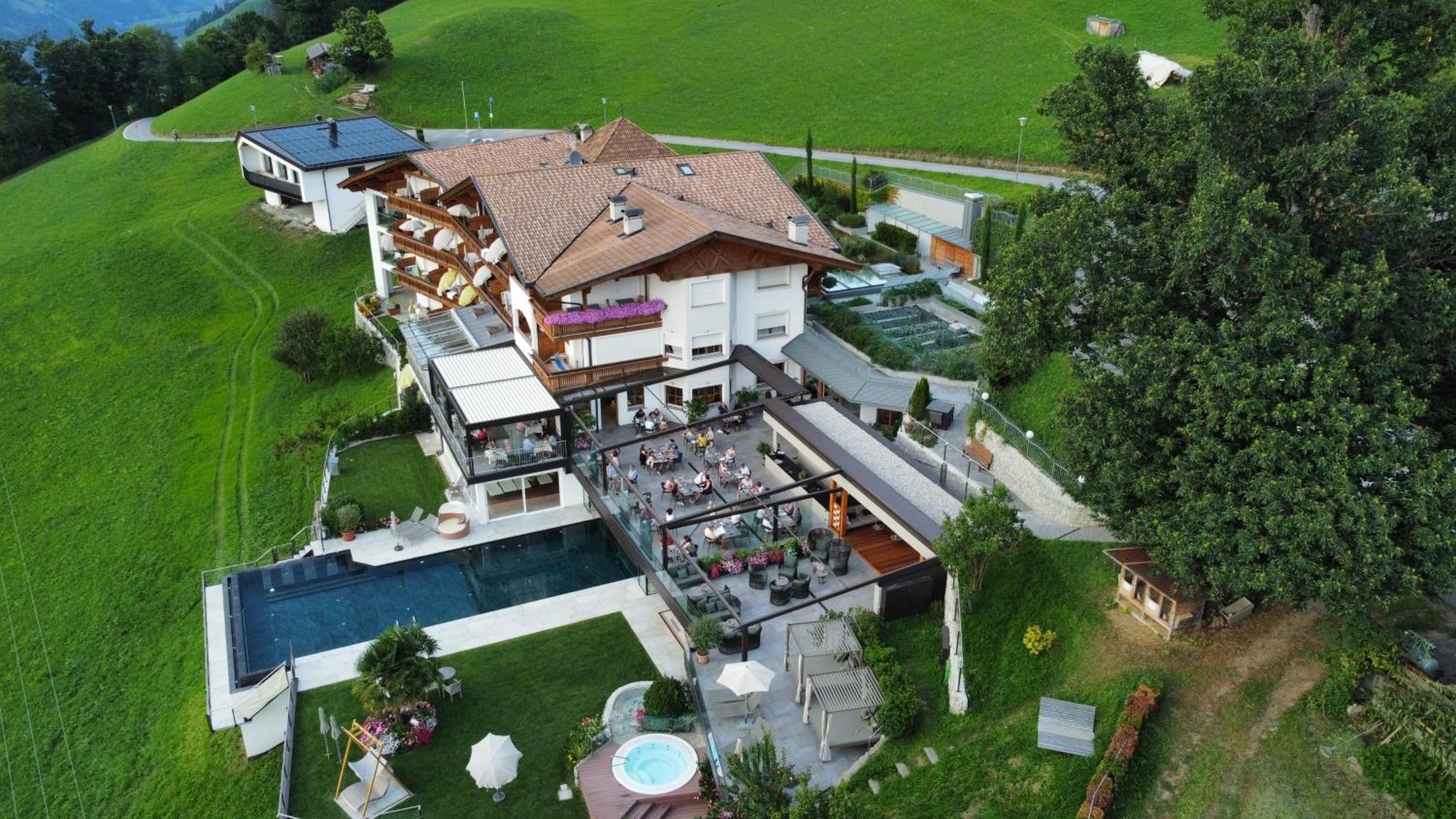 Apartmenthaus Gruberhof Schenna Exteriör bild